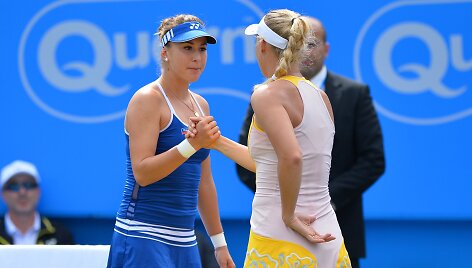 Belinda Benčič ir Caroline Wozniacki