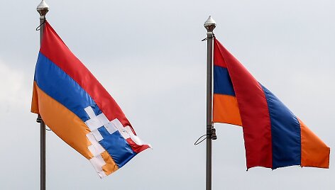 Kalnų Karabacho ir Armėnijos vėliavos