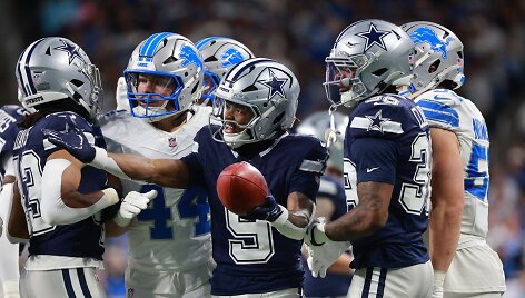 &bdquo;Dallas Cowboys&ldquo; (mėlyna apranga) įvertinta didžiausia suma tarp visų pasaulio sporto komandų.