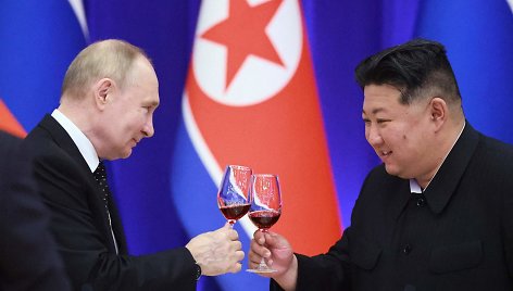 Rusijos prezidentas Vladimiras Putinas ir Šiaurės Korėjos lyderis Kim Jong Unas