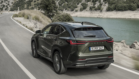 Hibridas &bdquo;Lexus NX 450h+&ldquo;
