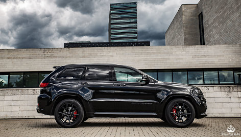 „Jeep Grand Cherokee SRT Night“