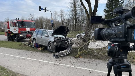 Į avariją patekusio apsvaigusio vairuotojo visureigis