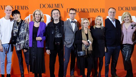 Benas Aleksandravičius su &scaron;irdies drauge Deimante, Gražina Baik&scaron;tytė su Algimantu Mikutėnu, Vytautas Kernagis jaunesnysis, Dalia Kernagienė, Eglė Kernagytė, Edita Mildažytė su &scaron;irdies draugu Sauliumi Pilinku