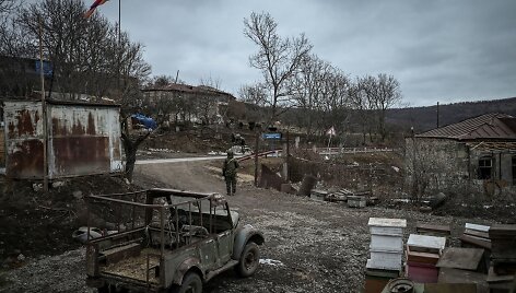 Karys prie Kalnų Karabacho sienos