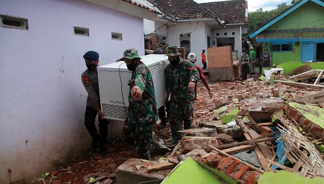 Prie Indonezijos krantų įvyko 5,9 balo žemės drebėjimas