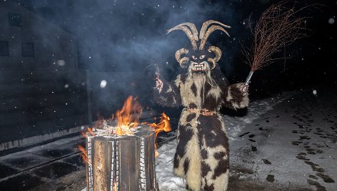 Rąsto deginimas (asociatyvi nuotr.)