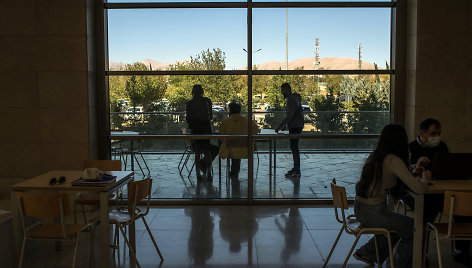 Studentai universiteto kavinėje Irake