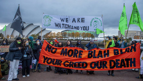 Gamtosaugos aktyvistai Glazge akylai stebi konferenciją COP26.