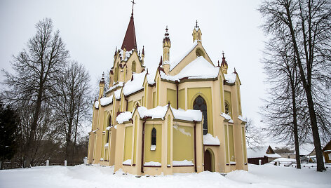 &Scaron;e&scaron;uolėlių &Scaron;vč. Mergelės Marijos, Visų malonių Tarpininkės, bažnyčia