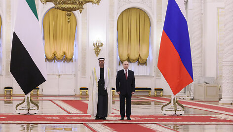 Mohamedas bin Zayedas Al Nahyanas ir Vladimiras Putinas / AP