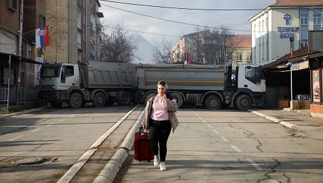 Kosovo šiaurėje serbai pastatė barikadas