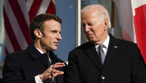 Prancūzijos prezidentas Emmanuelis Macronas ir JAV prezidentas Joe Bidenas