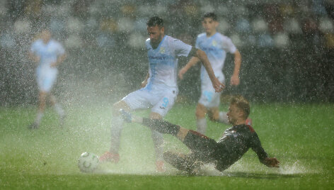 &bdquo;Rijeka&ldquo; ir &bdquo;Sparta&ldquo; rungtynės nutrauktos dėl lietaus
