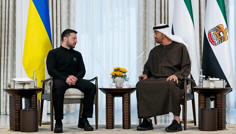Volodymyras Zelenskis ir Mohammedas bin Zayedas Al Nahyanas / ABDULLA AL-BEDWAWI / AFP