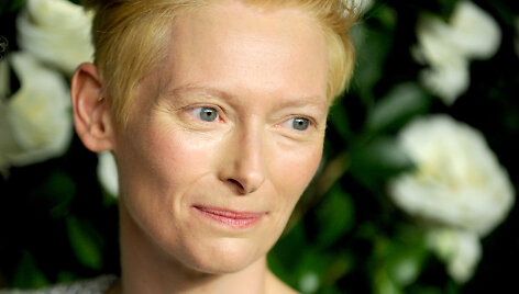 Aktorė Tilda Swinton renginyje Niujorko modernaus meno muziejuje 2013 m.