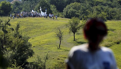 Žygis i&scaron; Srebrenicos į Sarajevą siekia pagerbti žudynių aukas