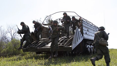 Ukrainos separatistų karinės pratybos netoli Luhansko