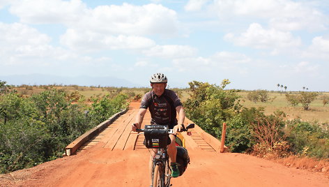 64-erių Algirdas dviračiu aplankė 41 šalį: „Tikslas – nuvažiuoti tiek, kad būčiau apkeliavęs aplink Žemę“
