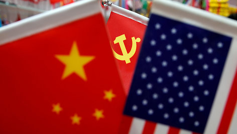 JAV peržiūri kinų prekėms taikomus importo muitus, kurių galiojimas artėja prie pabaigos