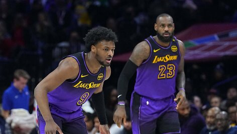 Bronny ir LeBronas Jamesai