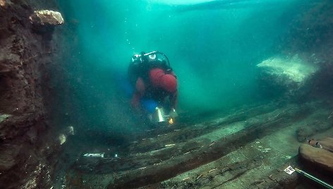 Thônis-Heracleion mieste rasti laidojimo kompleksai ir karinis laivas