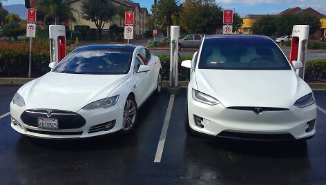 &bdquo;Model S&ldquo; ir &bdquo;Model X&ldquo; elektromobiliai