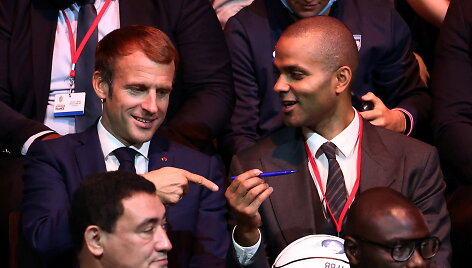 Emmanuelis Macronas ir Tony Parkeris