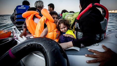 Migrantai ruo&scaron;iasi plaukti per i&scaron;orinę Europos sąjungos sieną