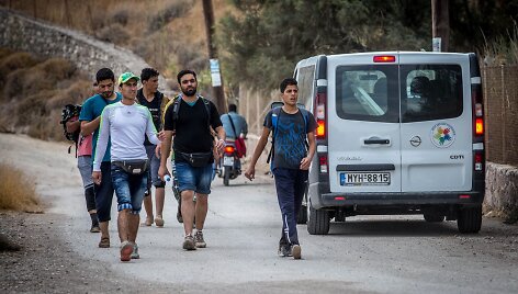 Migrantai ir pabėgėliai atplaukia į Lesbo salą