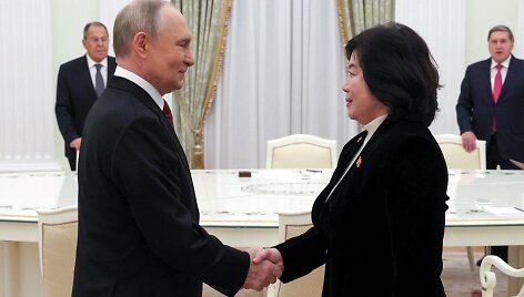Vladimiras Putinas, Choe Son Hui (Čvė Son Hui) / via REUTERS