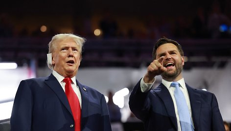 Donaldas Trumpas ir jo kandidatas į viceprezidento postą J.D.Vance'as