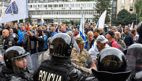Bosnijos ir Hercegovinos policija susirėmė su karo veteranais