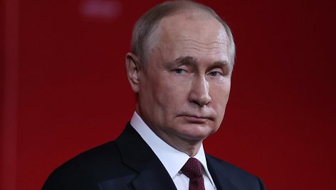 Rusijos prezidentas V.Putinas ėmėsi politikos pertvarkų