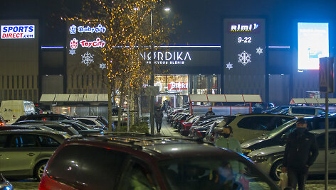 &bdquo;Ikea&ldquo; ir &bdquo;Nordika&ldquo; prekybos centrų prieigos sugriežtinto karantino i&scaron;vakarėse