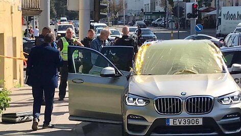 Automobilyje &Scaron;vitrigailos gatvėje nu&scaron;auta moteris