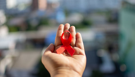 Raudonas kaspinas – tarptautinis paramos, prevencijos ir solidarumo su užsikrėtusiais ŽIV ir sergančiais AIDS simbolis