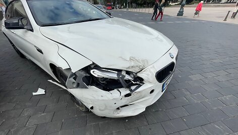 Vilniaus centre susidūrė BMW ir &bdquo;&Scaron;koda&ldquo; automobiliai