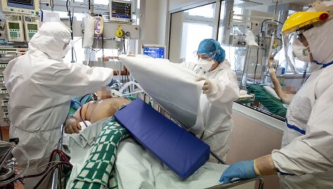 VUL Santaros klinikos. Kova su koronavirusu