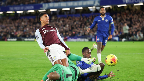 Ollie Watkinso įvartis į &bdquo;Chelsea&ldquo; vartus.