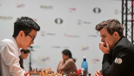 Nodirbekas Abdusattorovas įveikė ir Magnusą Carlseną.