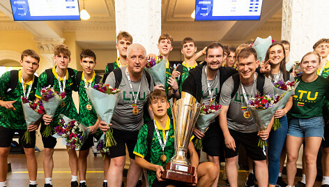 Lietuvos U16 vaikinų rinktinės sutiktuvės Vilniaus oro uoste