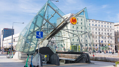 Įėjimas į metro stotį