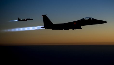 JAV naikintuvai „F-15E Strike Eagles“