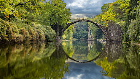 Rakotzbr&uuml;cke, dar žinomas kaip Devil&rsquo;s Bridge (Velnio tiltas)