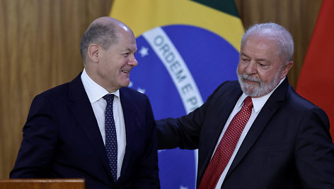 Brazilijos prezidentas Luizas Inacio Lula da Silva ir Vokietijos kancleris Olafas Scholzas