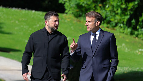 Volodymyras Zelenskis, Emmanuelis Macronas / AFP