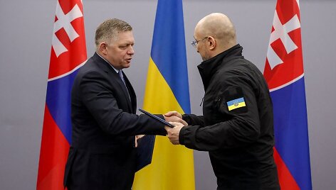 Slovakijos premjeras Robertas Fico ir Ukrainos ministras pirmininkas Denisas &Scaron;myhalis