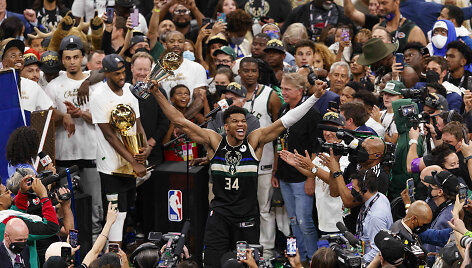  Giannis Antetokounmpo ir &bdquo;Milwaukee Bucks&ldquo; tapo NBA čempionais. 