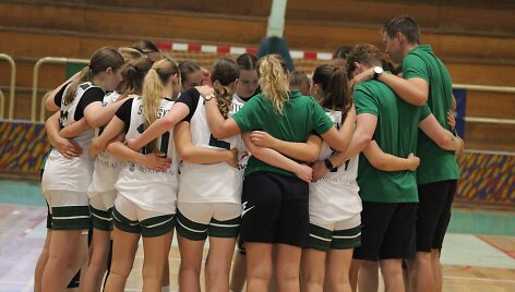 Lietuvos 16-metės krep&scaron;ininkės